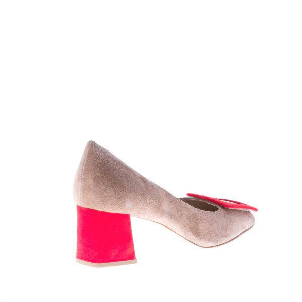 IL BORGO FIRENZE décolleté in camoscio BEIGE con fibbia e tacco rosso. Tacco 5,5 cm - immagine 3