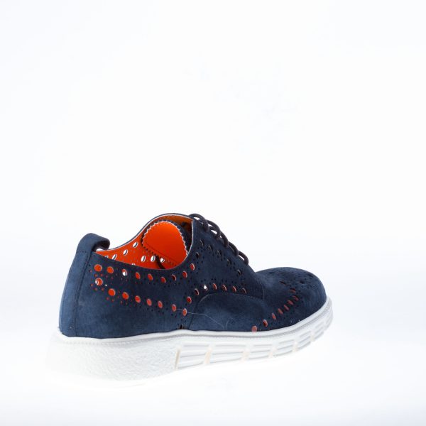 STRIKE FIRENZE scarpa in camoscio BLU con dettaglio brogue forato e suola light - immagine 3