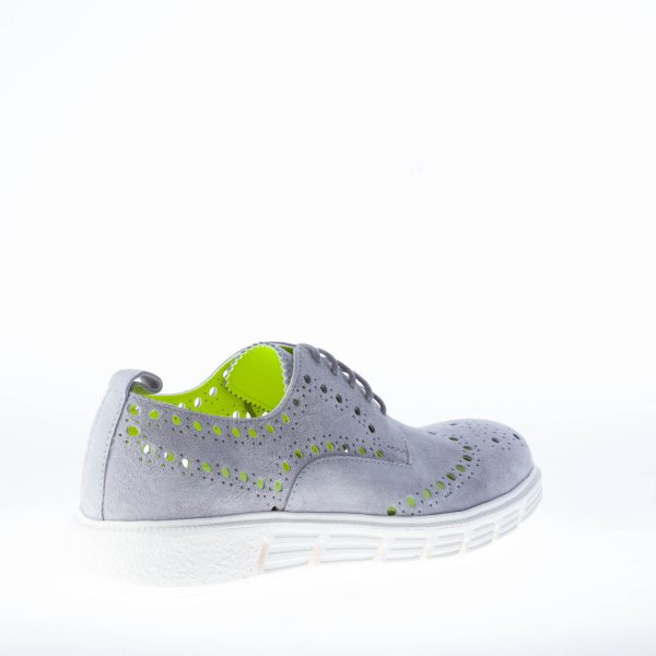 STRIKE FIRENZE scarpa in camoscio GRIGIO con dettaglio brogue forato e suola light - immagine 3
