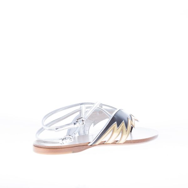 MIU MIU donna sandalo infradito flat in pelle NERO più ORO con cinturino alla caviglia - immagine 3