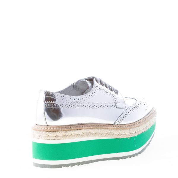 PRADA donna derby in pelle specchio ARGENTO con coda di rondine e zeppa - immagine 3
