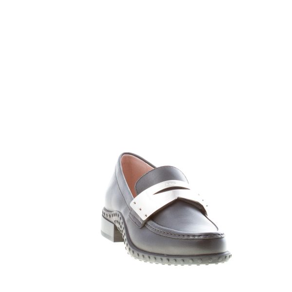 TOD'S donna mocassino in pelle NERO con mascherina in metallo argento. Suola gomma - immagine 2