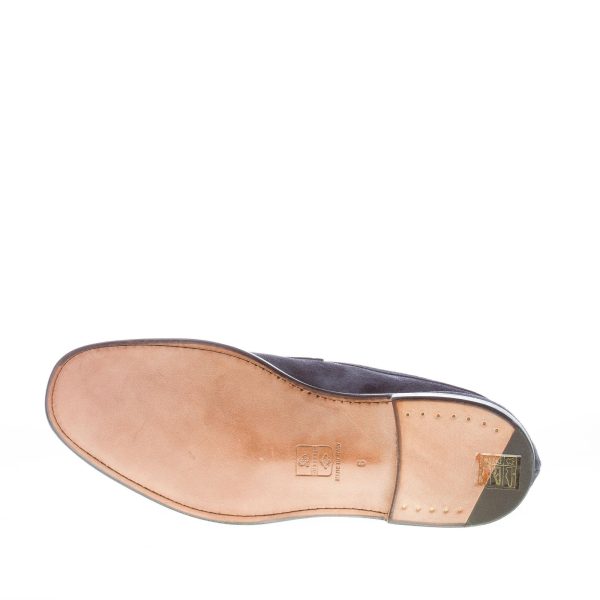 O'KEEFFE uomo mocassino artigianale IAN in camoscio BLU NOTTE con fascetta e nappine. Suola cuoio - immagine 8