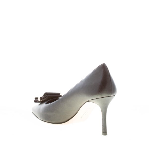FERRAGAMO donna decolletè Winnie 70 in pelle NERO con fiocco. Tacco 7 cm - immagine 4