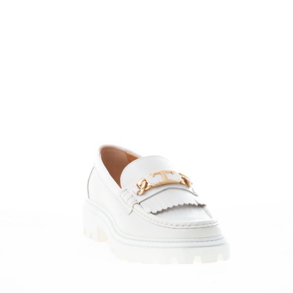 TOD'S donna mocassino Timeless  in pelle BIANCO con frangia e T-Chain oro. Suola carrarmato - immagine 2