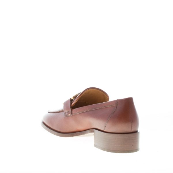 TOD'S donna mocassino in pelle a finitura vintage MARRONE con catena oro. Suola cuoio. Tacco 3,5 - immagine 4