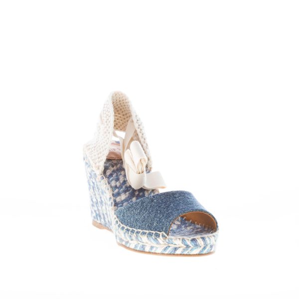 CHLOE' donna sandalo zeppa Piia in tessuto denim Blu e rafia con laccetto alla caviglia ecru. Zeppa 8 cm - immagine 6