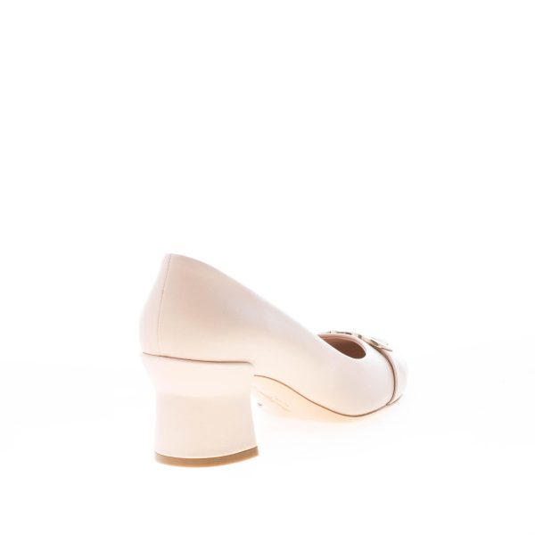 FERRAGAMO donna decolletè Otilia 55 in pelle ROSA PETALO con ornamento Gancini. Tacco 5,5 cm - immagine 3