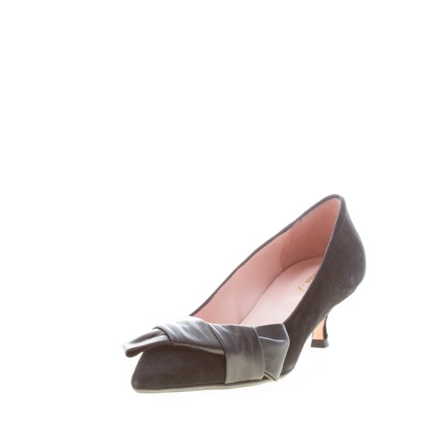 ANNA F. donna decolletè in camoscio NERO con fiocco in nappa. Tacco 4 cm - immagine 2