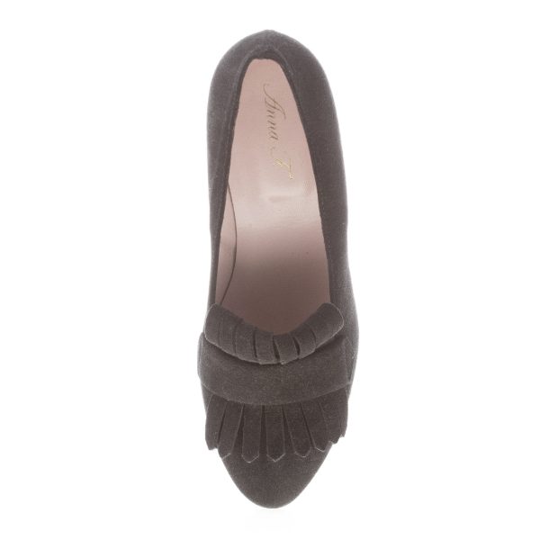 ANNA F. donna decolletè in camoscio NERO con maxi frangia. Tacco 5,5 cm - immagine 6